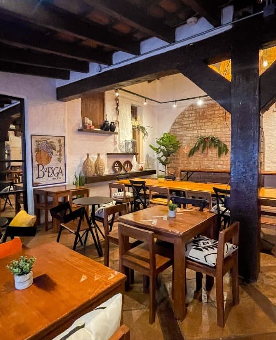 Salones y espacios para taller de enologia en Miraflores