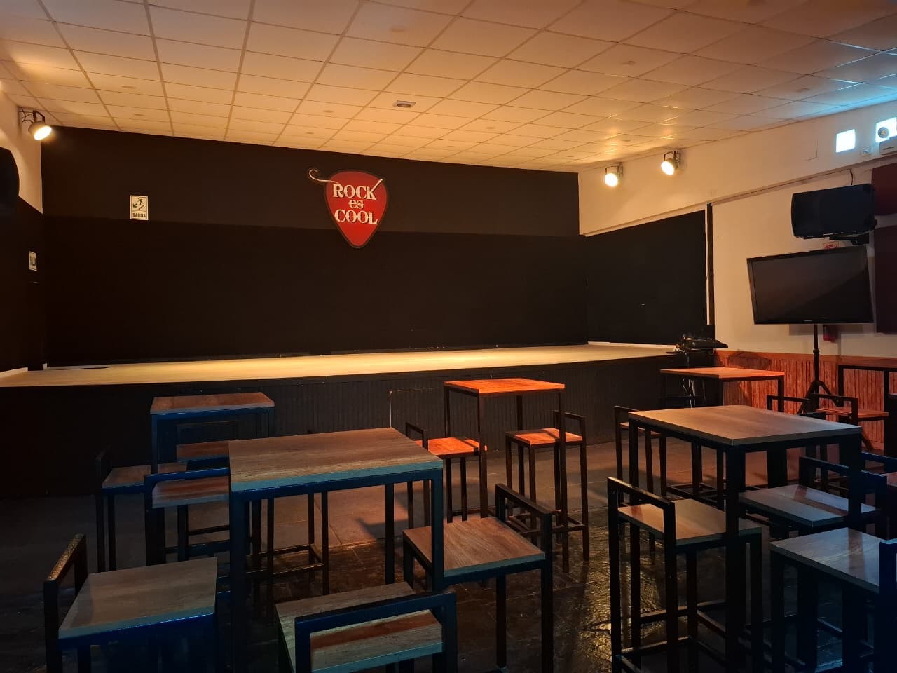 Salones y espacios para panel discusion en Surco